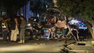 Най-малко 10 загинали цивилни при взривове в Кабул