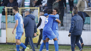 Една от звездите на Левски Вендерсон Цунами подкрепи своите съотборници