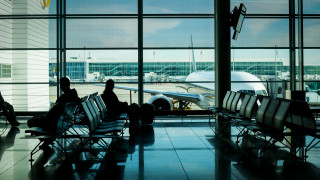 Близо 150 българи са блокирани на летище във Франкфурт съобщава