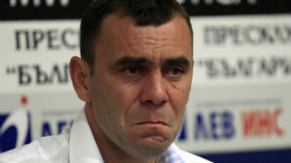 Стойков: Тони Дечев остава