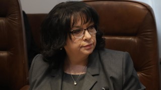 Управляващите и социалните партньори в лицето на работодателските организации и