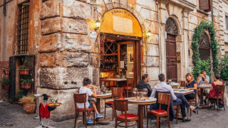 Водещите европейски хотелски вериги наемат работници без опит или дори