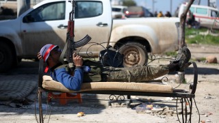 Най малко 13 бойци са били изведени от бунтовническия анклав Източна