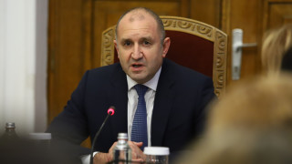 Държавният глава Румен Радев започва консултациите с представители на парламентарните