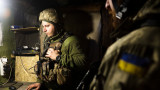 Преговорите са на масата, а натискът над Киев се засилва