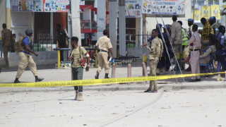 Самоубийствен атентат с кола бомба в столицата на Сомалия Могадишу уби