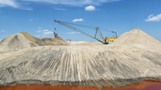 Когато в началото на 2020 г китайската Vital Materials купи