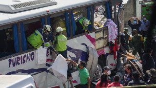 21 загинали и 27 ранени при автобусна катастрофа в Мексико