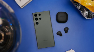 Пазарът на смартфоните в момента е в спад по отношение