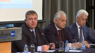 Каракачанов обяви за „голяма глупост“ смяната на Бокова