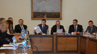 Тристранката реже нормативно признатите разходи