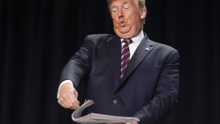 Президентът Доналд Тръмп отприщи яростта си по време на молитвена