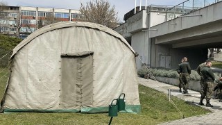 В Стара Загора военни опънаха палатки за членовете на СИК