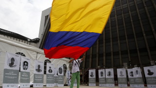 Правителството на Колумбия и въоръжените дисиденти от Революционните въоръжени сили