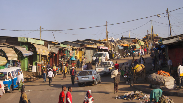 Африка е континентът, в който урбанизацията расте с най-големи темпове.