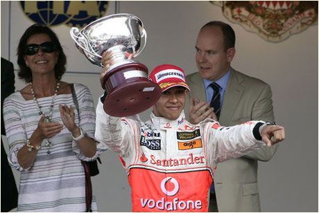 Хамилтън най-бърз на "Сепанг"