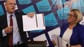 Още не е ясно как ще прегъваме бюлетината за местния