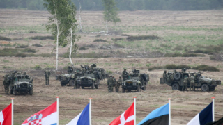 НАТО няма да изгражда постоянни бази в Полша