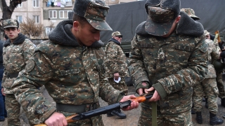Азербайджанската полиция разби многохиляден протест в столицата Баку във вторник