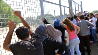 Унгария праща в затвора 10 мигранти, преминали нелегално границата 