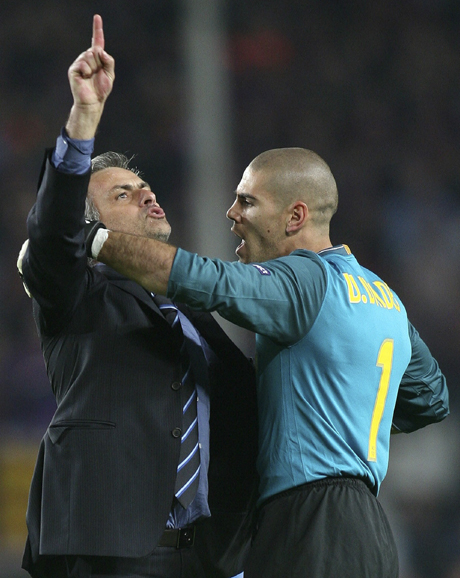 Виктор Валдес е най-титулованият играч в Англия