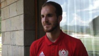 Вратарят на ЦСКА Данте Стипица атакува словесно съдията получил наряд