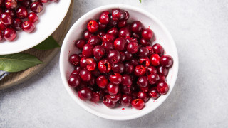 Сезонът на черешите настъпи което означава че освен да хапваме