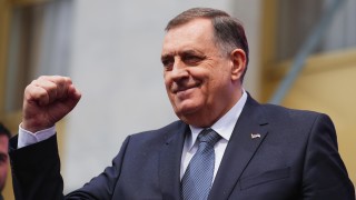 Додик размества кабинета на Република Сръбска, оспорвайки нелигитимността си