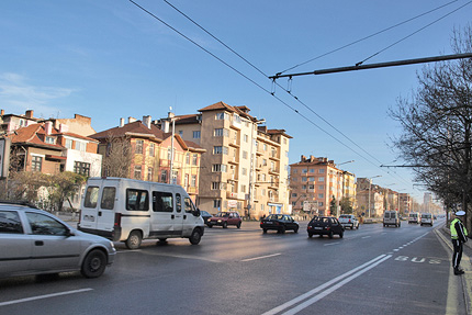 Промени в движението в София заради мача