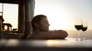 Да се къпеш в греяно вино