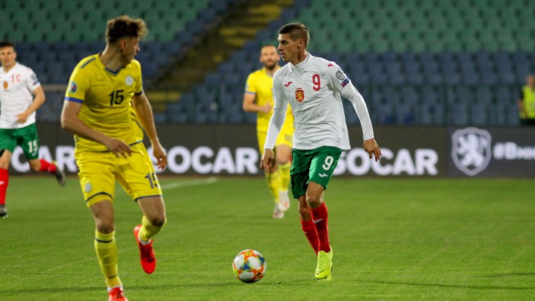 УЕФА започна разследване срещу България, "Васил Левски" може да остане без публика за мача с Англия 