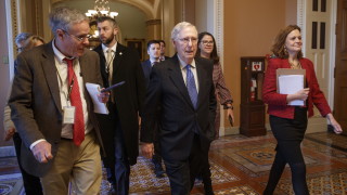 Лидерът на мнозинството в Сената на САЩ Мич Макконъл защити