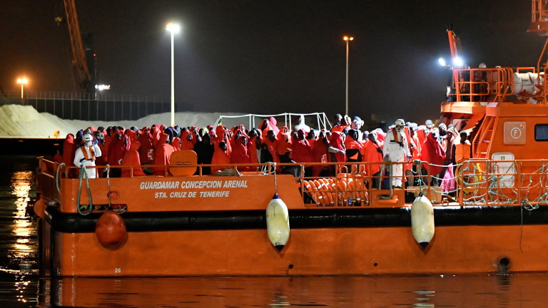 Морската спасителна служба на Испания съобщи, че е спасила 549