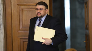 Депутатът от Продължаваме промяната Настимир Ананиев ще заведе дело срещу