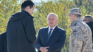 Нашата работа смятам че си я свършихме Не чух и