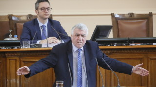БСП иска оставките на Борисов и Горанов заради търкането на талончета в НСИ