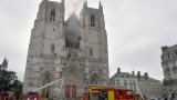 Полицията освободи задържания за палежа на катедралата в Нант