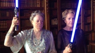 „Имението „Даунтън“ с лазерни мечове 2