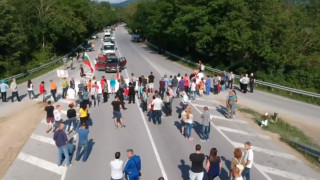 Протестиращи затвориха главния път Русе-Варна