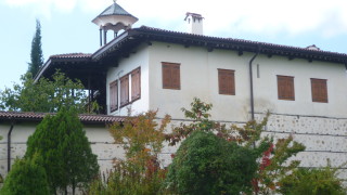 Въоръжен грабеж е извършен тази вечер в Роженския манастир предаде