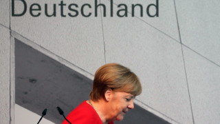 Канцлерът на Германия Ангела Меркел призова частните инвеститори в недвижимо