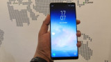 Забавящият се пазар на смартфони достигна и Samsung