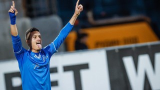 Група от 18 футболисти определи стреньорът на Левски Елин Топузаков