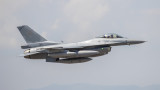 Вторият български изтребител F-16 Block 70 кацна в авиобаза Граф Игнатиево