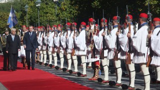 Членове на екстремистка организация са задържани в Атина във връзка