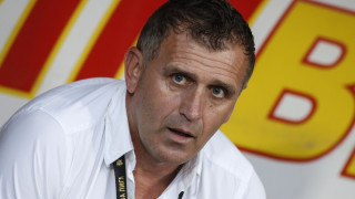 Наставникът на Локомотив Пловдив Бруно Акрапович отпрати кипърския футболист Кипрос