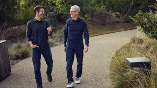 След 15 години начело на Apple Тим Кук се оттегля