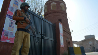 Пакистански талибани превзеха полицейски комплекс