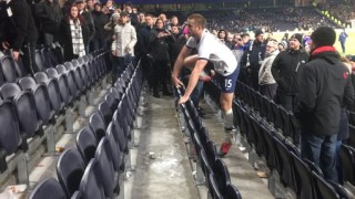 Защитникът на Тотнъм Ерик Дайър налетя да бие фен на