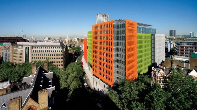 Google е придобила сградата Central Saint Giles в Лондон в